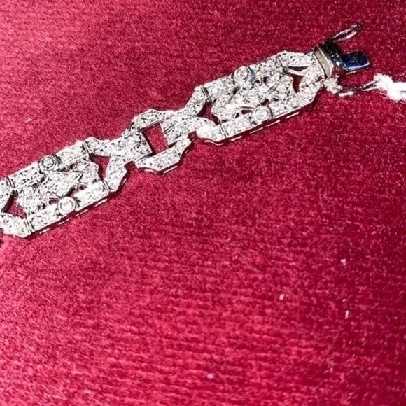 Exclusive Natural Dimond bracelet solid gold new great for the weeding, bride